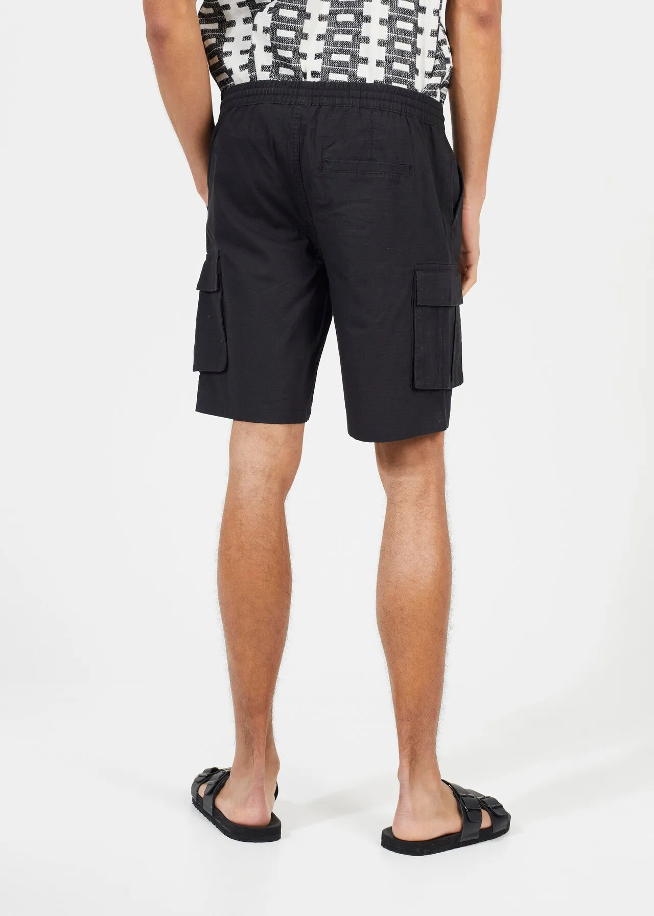 BLACK RIPSTOP KNEE LENGTH CARGO SHORTS