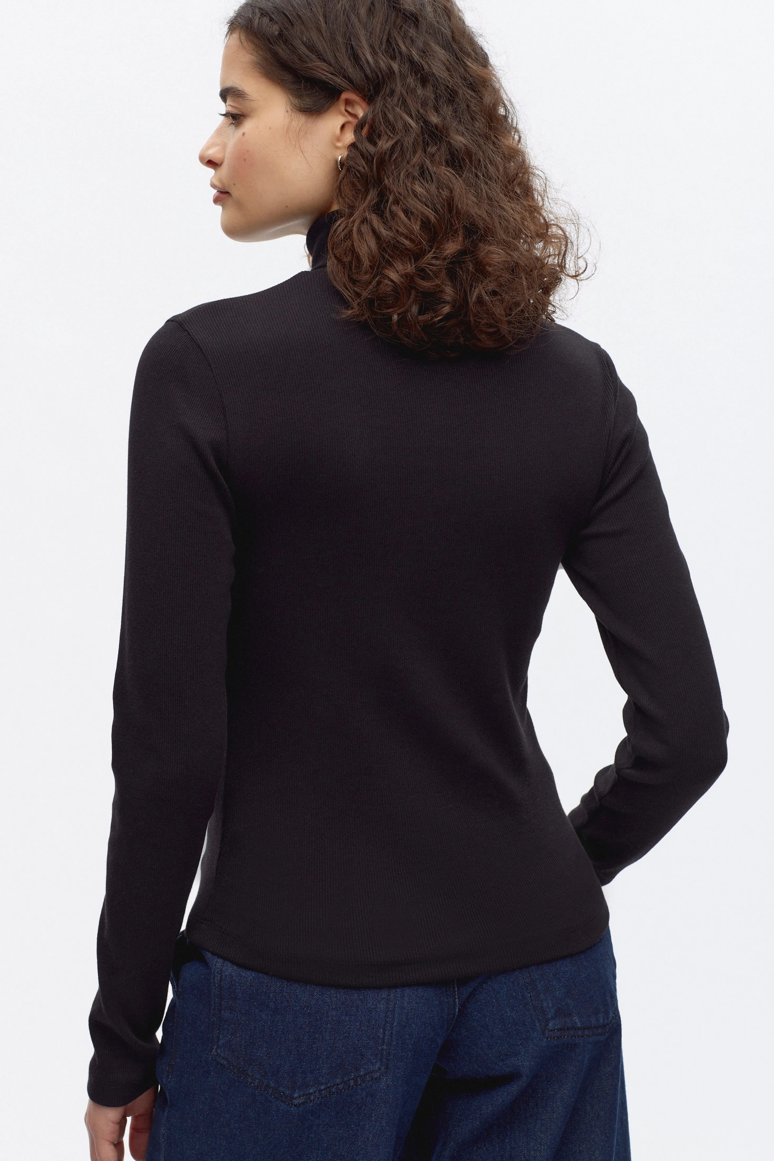 Women's Longsleeve Turtleneck  in Black
